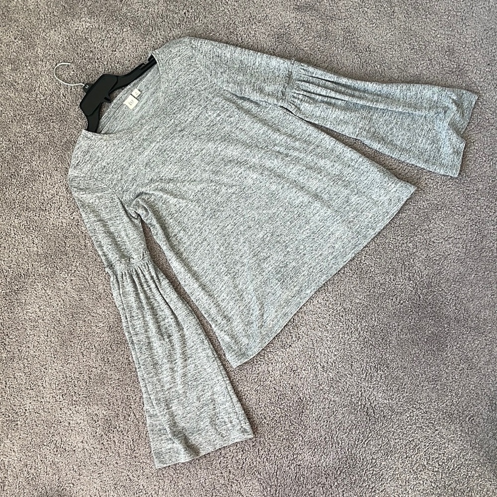 Grey Gap belle sleeve top